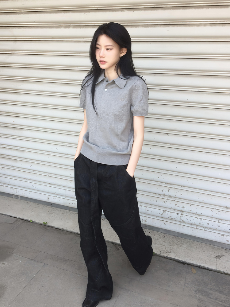 Gray Knitted Short-Sleeve Women's Polo T-Shirt - College Style Slim Fit Summer Top for Versatile Casual Looks Gray Knitted Short-Sleeve Women's Polo T-Shirt - College Style Slim Fit Summer Top for Versatile Casual Looks