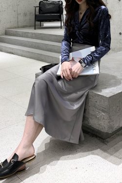 Gray Satin Sheen Diagonal-Cut Fishtail Skirt - Women's Bodycon Mid-Length for Spring/Summer 2025 Fashion