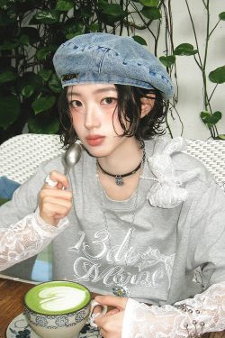 Gray Short Sleeve Women's Summer Lace Spliced Round Neck T-Shirt - Loose Casual Top for a Relaxed, Effortless Look