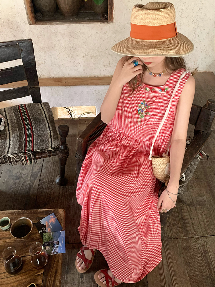 Green Apple Berry Plaid Embroidered Vest Dress for Women - Summer Loose A-Line High Waist Flared Long Skirt, Vintage Style Green Apple Berry Plaid Embroidered Vest Dress for Women - Summer Loose A-Line High Waist Flared Long Skirt, Vintage Style