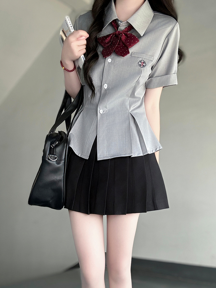 Green Folded Edge Short Sleeve Shirt for Women - Pudding Bear Original JK Uniform College Style, Summer Waist-Defined Design Green Folded Edge Short Sleeve Shirt for Women - Pudding Bear Original JK Uniform College Style, Summer Waist-Defined Design