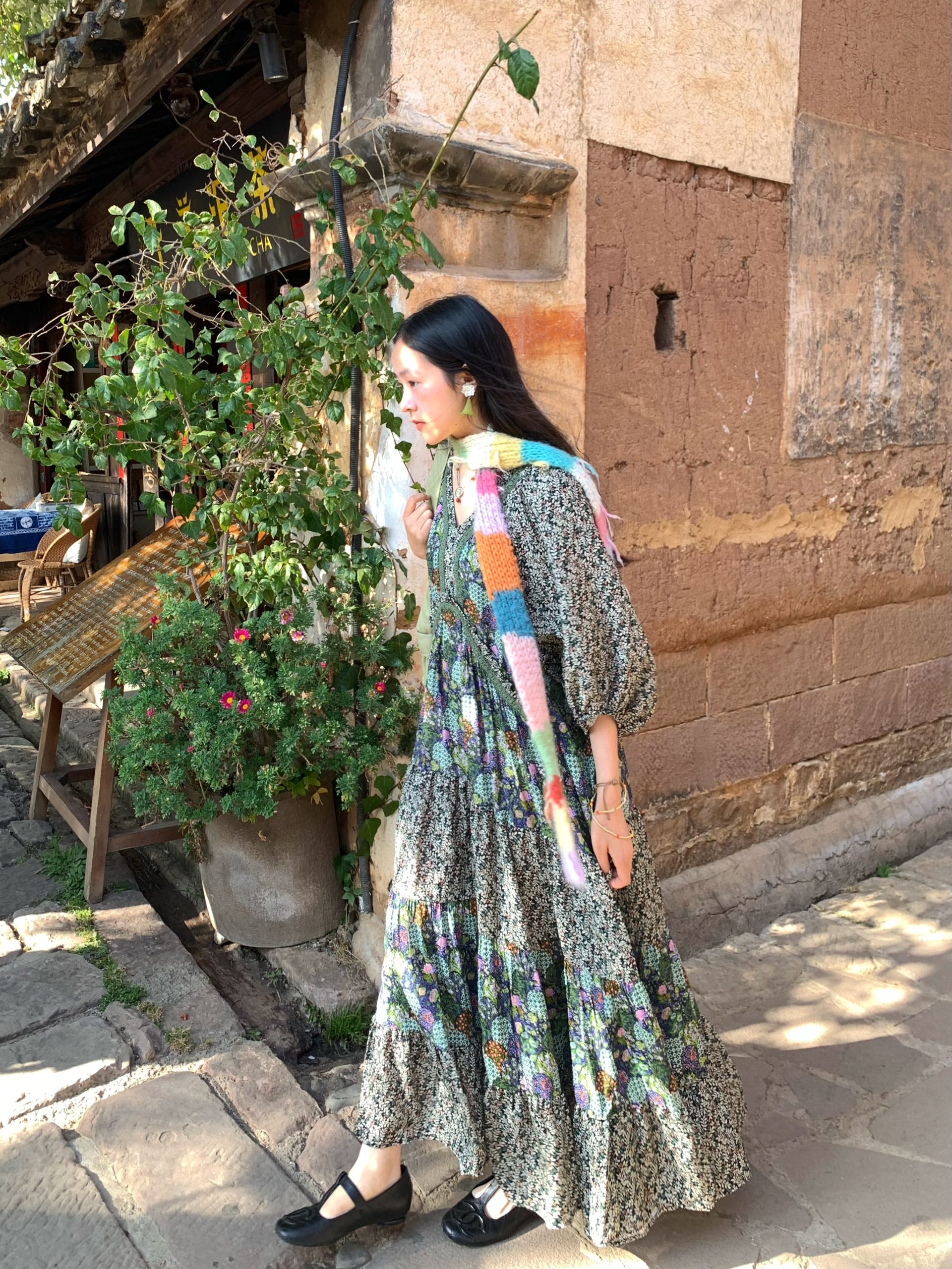 Green Retro V-Neck Dress for Women - Bohemian Long Skirt, Vintage Style, Spring Fashion, Summer of the Cicada Green Retro V-Neck Dress for Women - Bohemian Long Skirt, Vintage Style, Spring Fashion, Summer of the Cicada