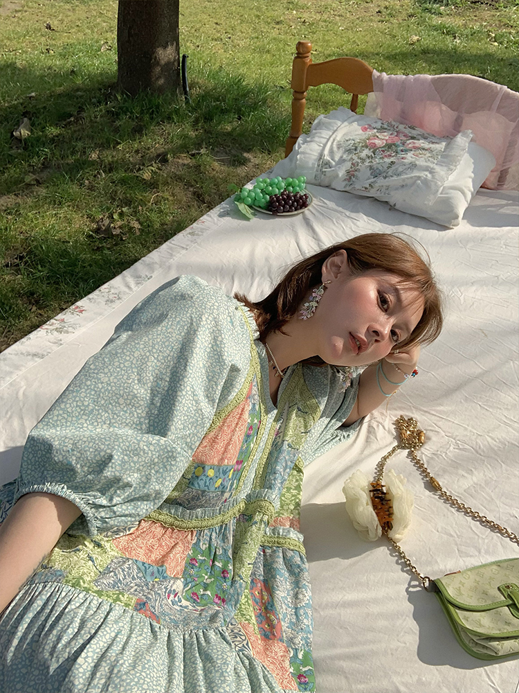 Green Retro V-Neck Dress for Women - Bohemian Long Skirt, Vintage Style, Spring Fashion, Summer of the Cicada Green Retro V-Neck Dress for Women - Bohemian Long Skirt, Vintage Style, Spring Fashion, Summer of the Cicada