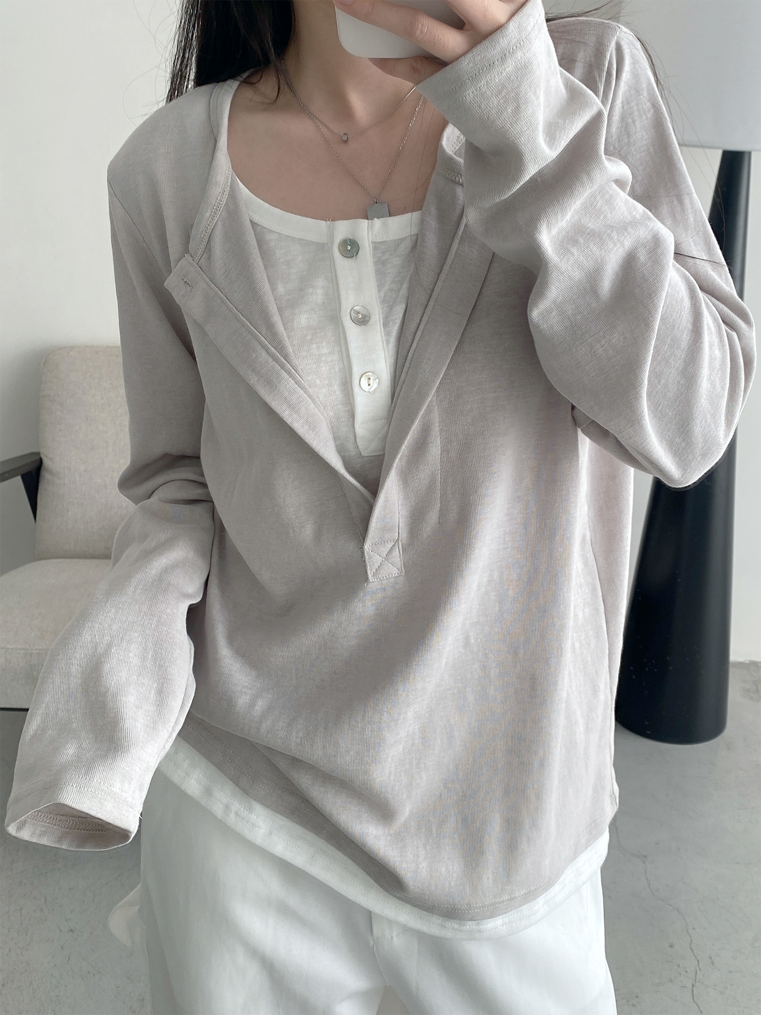Half-Open Slant Collar Spliced Fake Two-Piece T-Shirt for Women - Long Sleeve, Loose Fit, Versatile Slimming Top for Spring and Autumn Half-Open Slant Collar Spliced Fake Two-Piece T-Shirt for Women - Long Sleeve, Loose Fit, Versatile Slimming Top for Spring and Autumn