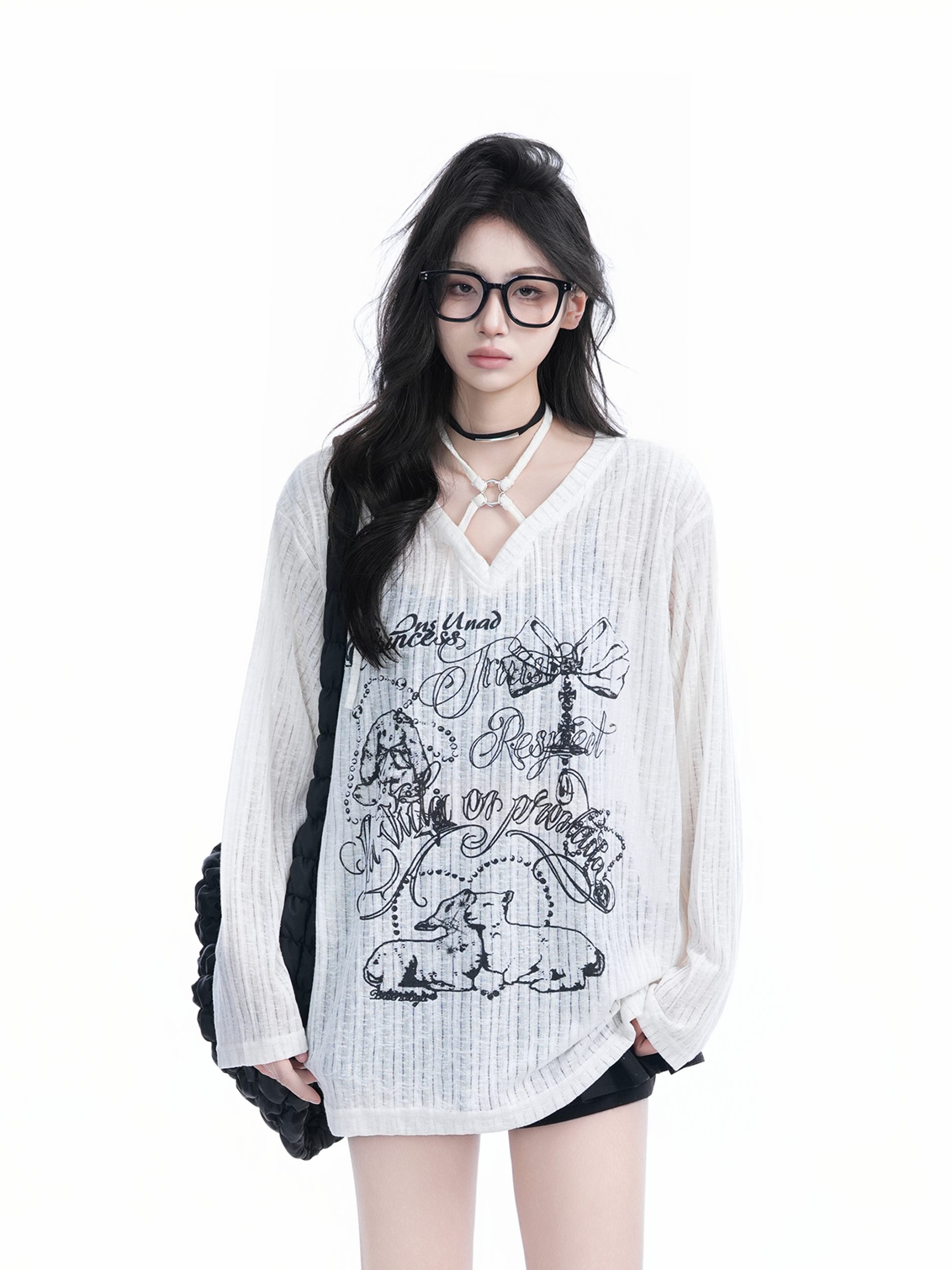 Hand-Painted Graffiti Long Sleeve T-Shirt for Women - American Streetwear, Sun Protection, Loose Fit, Perfect for Y2K Style Hand-Painted Graffiti Long Sleeve T-Shirt for Women - American Streetwear, Sun Protection, Loose Fit, Perfect for Y2K Style