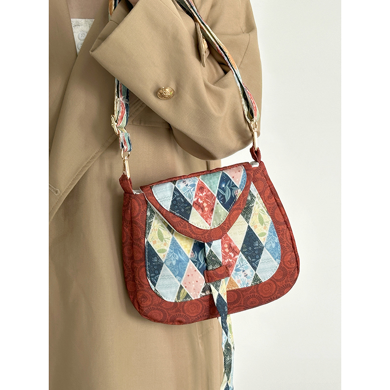 Handmade Chinese-Style Retro Hanfu Qipao Shoulder Crossbody Bag for Women - Vintage-Inspired Fashion Accessory Handmade Chinese-Style Retro Hanfu Qipao Shoulder Crossbody Bag for Women - Vintage-Inspired Fashion Accessory