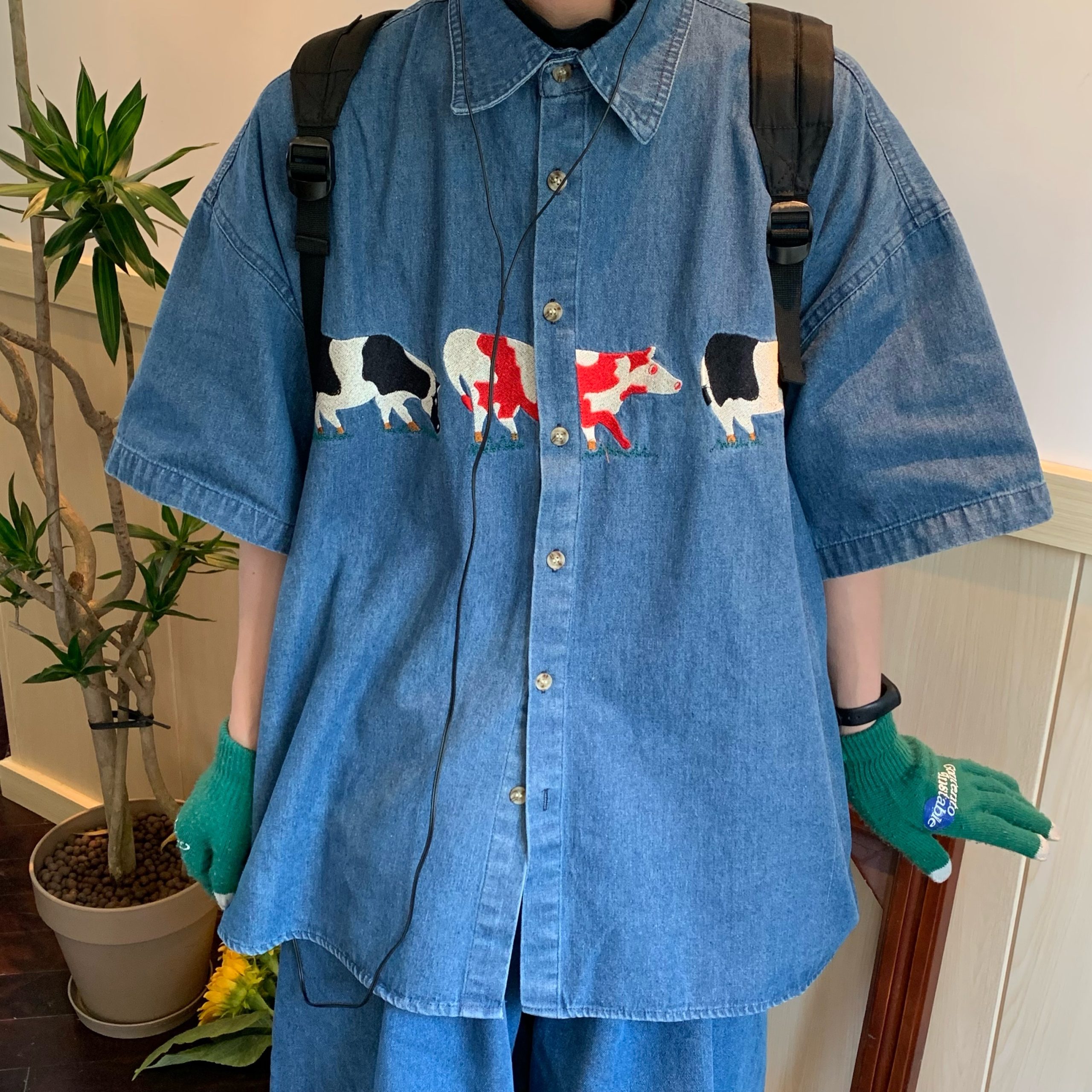 Handmade Retro Cow Embroidery Washed Denim Short Sleeve Shirt for Couples - 2025 Summer Streetwear Fashion Handmade Retro Cow Embroidery Washed Denim Short Sleeve Shirt for Couples - 2025 Summer Streetwear Fashion