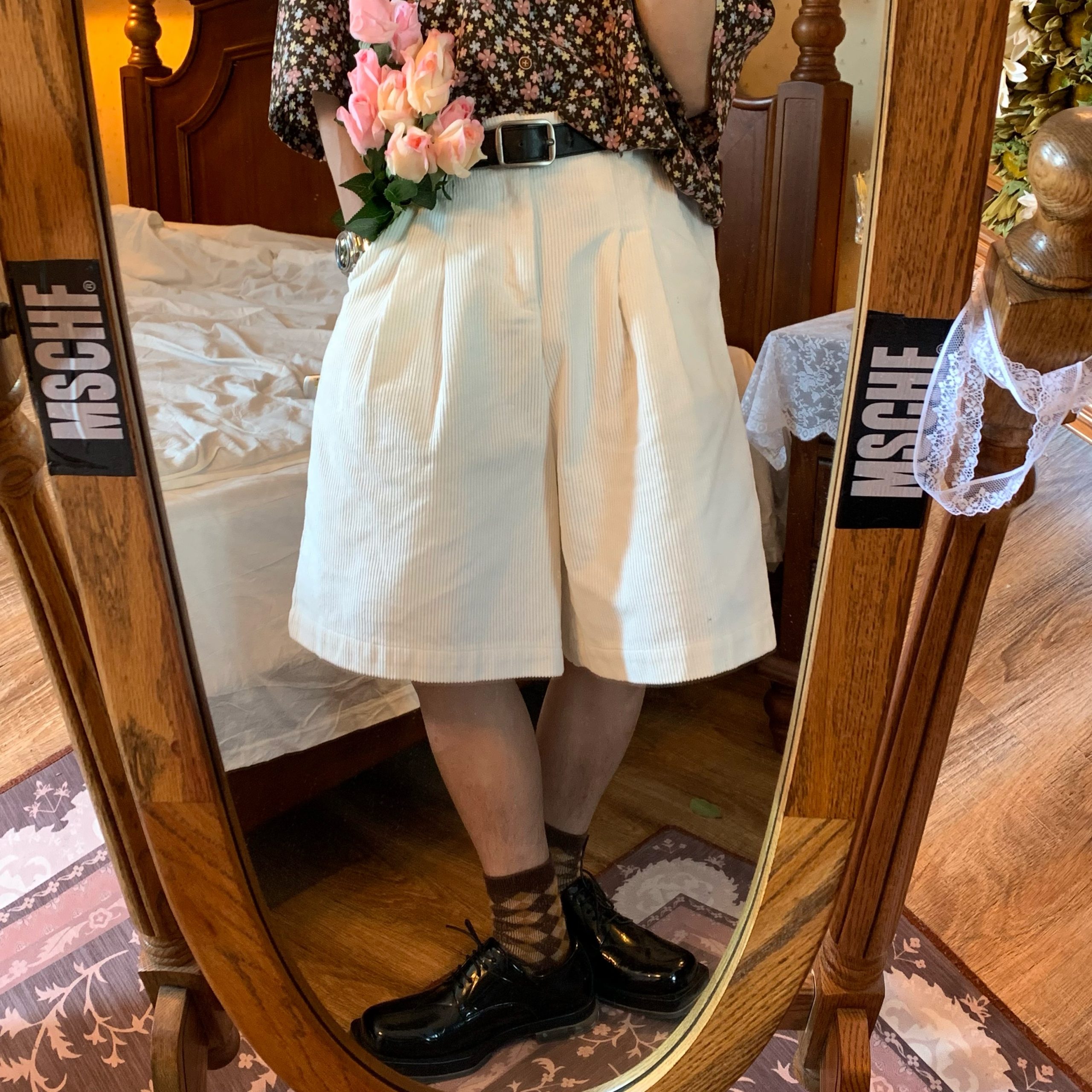 Handmade Retro Wide-Leg Corduroy Shorts for Summer - Casual Unisex Straight Pants, Versatile and Comfortable Fashion Essential Handmade Retro Wide-Leg Corduroy Shorts for Summer - Casual Unisex Straight Pants, Versatile and Comfortable Fashion Essential