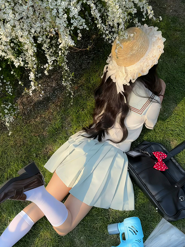 Handmade Straw Hat with Flowing Ribbons and Lace Sunshade Bow for JK Uniform Accessories - Cute Pudding Bear Style Handmade Straw Hat with Flowing Ribbons and Lace Sunshade Bow for JK Uniform Accessories - Cute Pudding Bear Style