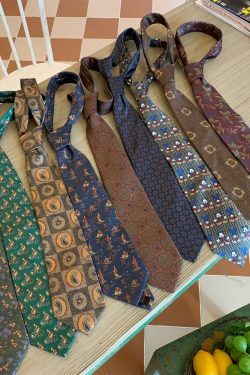 Handmade Vintage Japanese Retro Wide Bow Tie with Trendy Cartoon Print - Versatile Korean Style Fashion Accessory