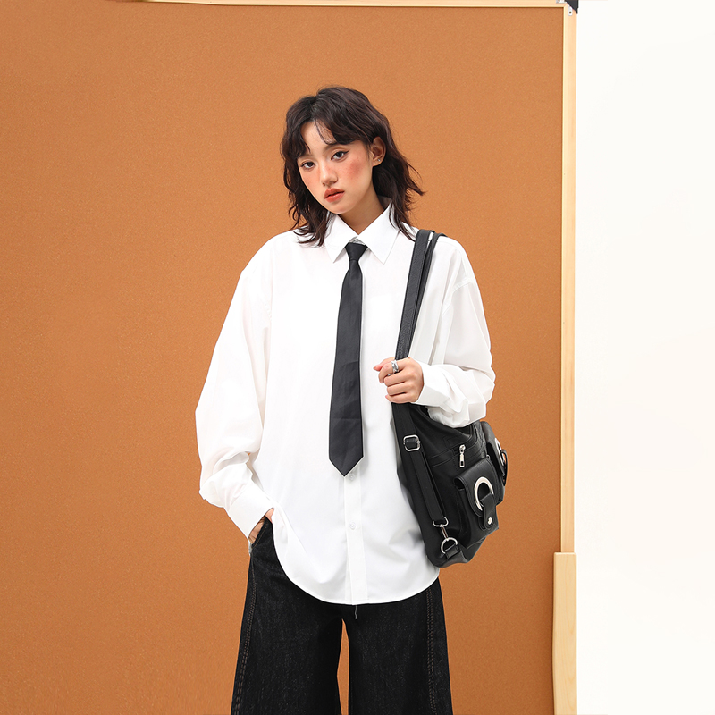 Handmade White Silk Loose Draped Shirt for Unisex - Wrinkle-Resistant, Versatile Design with Tie - Perfect for Y2K and Casual Chic Looks Handmade White Silk Loose Draped Shirt for Unisex - Wrinkle-Resistant, Versatile Design with Tie - Perfect for Y2K and Casual Chic Looks