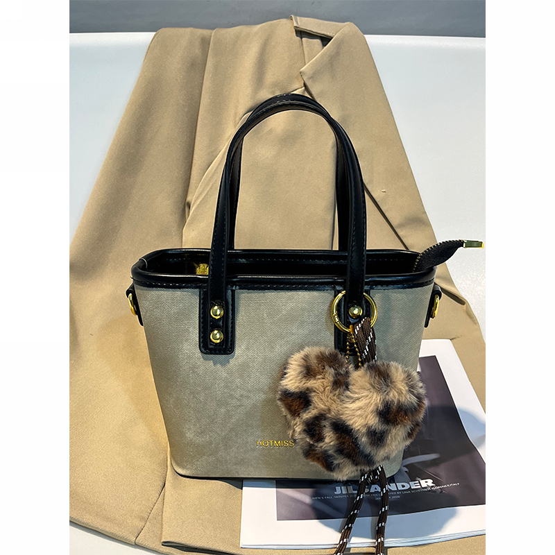 Handmade Women's Tote Bucket Bag - Casual Gradient Crossbody Bag, 2025 New Style, Three-Dimensional Design, Trendy Fashion Accessory Handmade Women's Tote Bucket Bag - Casual Gradient Crossbody Bag, 2025 New Style, Three-Dimensional Design, Trendy Fashion Accessory