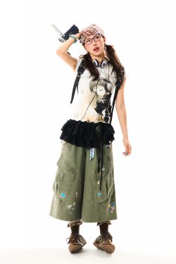 Headphone Girl Graphic Short Sleeve T-Shirt for Women - Lightweight Slim Fit Summer Top in Trendy Y2K Style