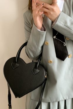 Heart-Shaped Black Crossbody Bag for Women, Retro Minimalist Tote Handbag, 2023 Trendy Design