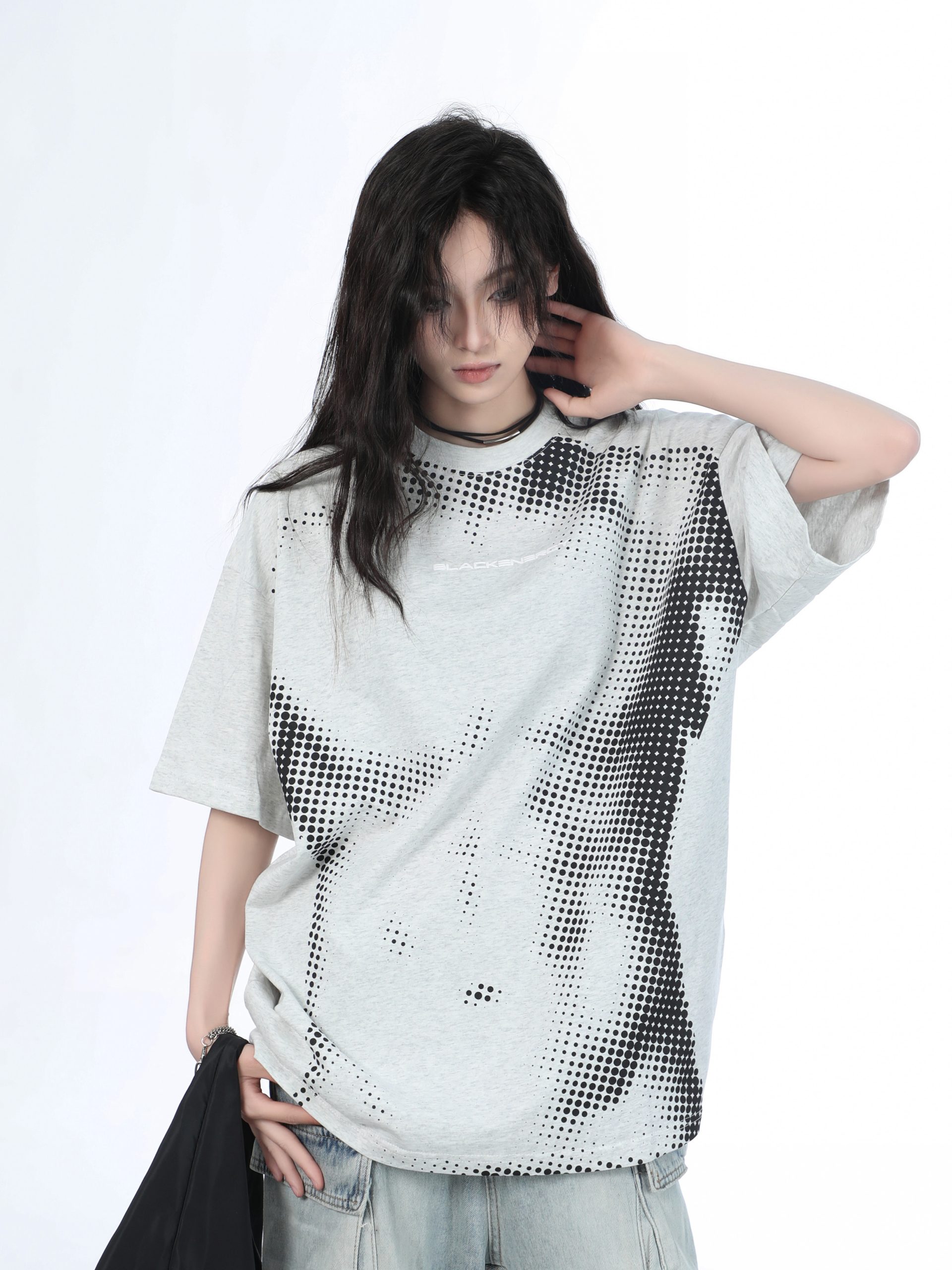 Heavy-Duty American-Style Gray Short Sleeve T-Shirt for Women - "Sit and Eat Until the Mountains Are Empty" - Casual Loose Fit Heavy-Duty American-Style Gray Short Sleeve T-Shirt for Women - "Sit and Eat Until the Mountains Are Empty" - Casual Loose Fit