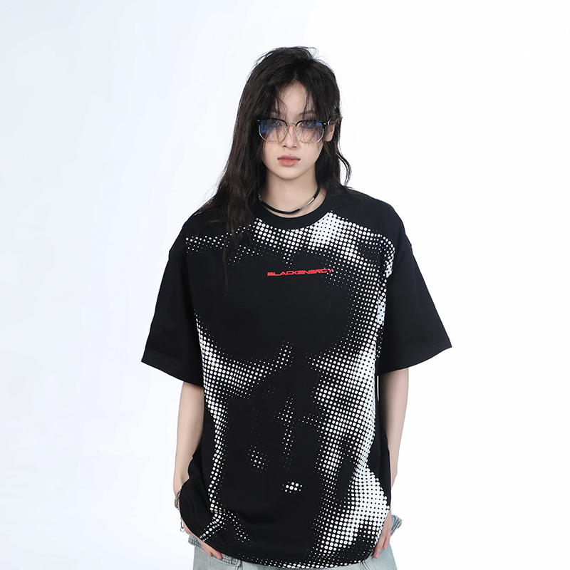 Heavy-Duty American-Style Gray Short Sleeve T-Shirt for Women - "Sit and Eat Until the Mountains Are Empty" - Casual Loose Fit Heavy-Duty American-Style Gray Short Sleeve T-Shirt for Women - "Sit and Eat Until the Mountains Are Empty" - Casual Loose Fit