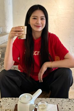 Heavyweight Red Letter Print T-Shirt for Women, Summer New Arrival, Short Sleeve Loose-Fitting Cotton Top, American Style Fashion