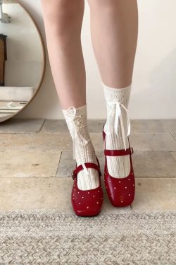 Height-Increasing Square-Toed Red Sheepskin Flats with Rivets - Retro One-Strap Ballet Mary Jane Shoes for Stylish Comfort