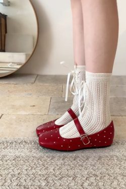 Height-Increasing Square-Toed Red Sheepskin Flats with Rivets - Retro One-Strap Ballet Mary Jane Shoes for Stylish Comfort