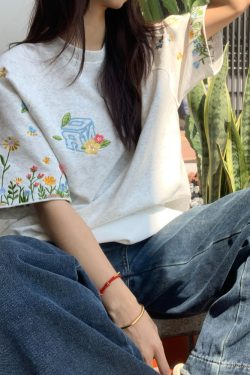 High-End Embroidered Floral Letter Short Sleeve T-Shirt for Women - Summer American Style Heavyweight Raglan Top