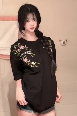 High-End Floral Embroidery Short Sleeve T-Shirt for Women - Chinese Style Black Top, Summer 90s Couple Outfit