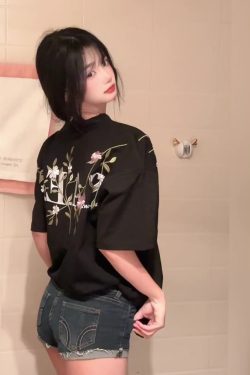 High-End Floral Embroidery Short Sleeve T-Shirt for Women - Chinese Style Black Top, Summer 90s Couple Outfit