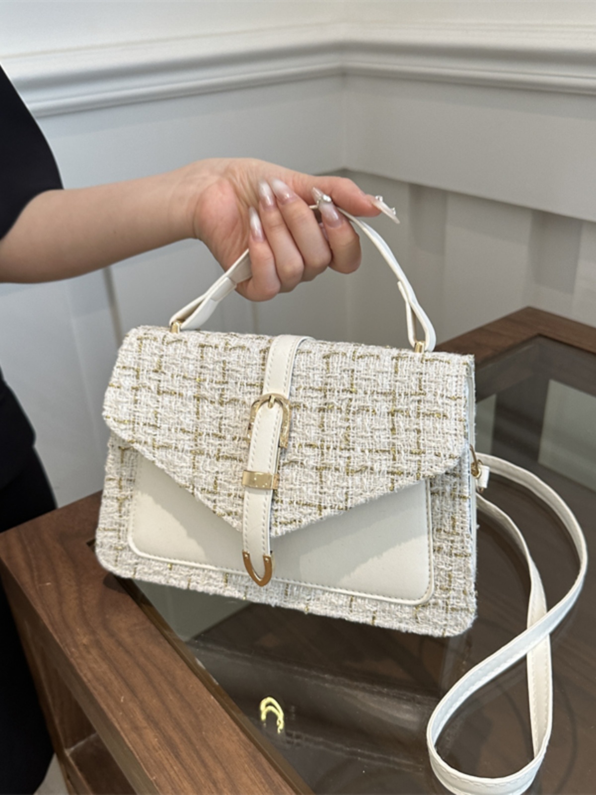 High-End French Arrow Handbag for Women - 2025 Summer Versatile Shoulder & Crossbody Small Bag High-End French Arrow Handbag for Women - 2025 Summer Versatile Shoulder & Crossbody Small Bag