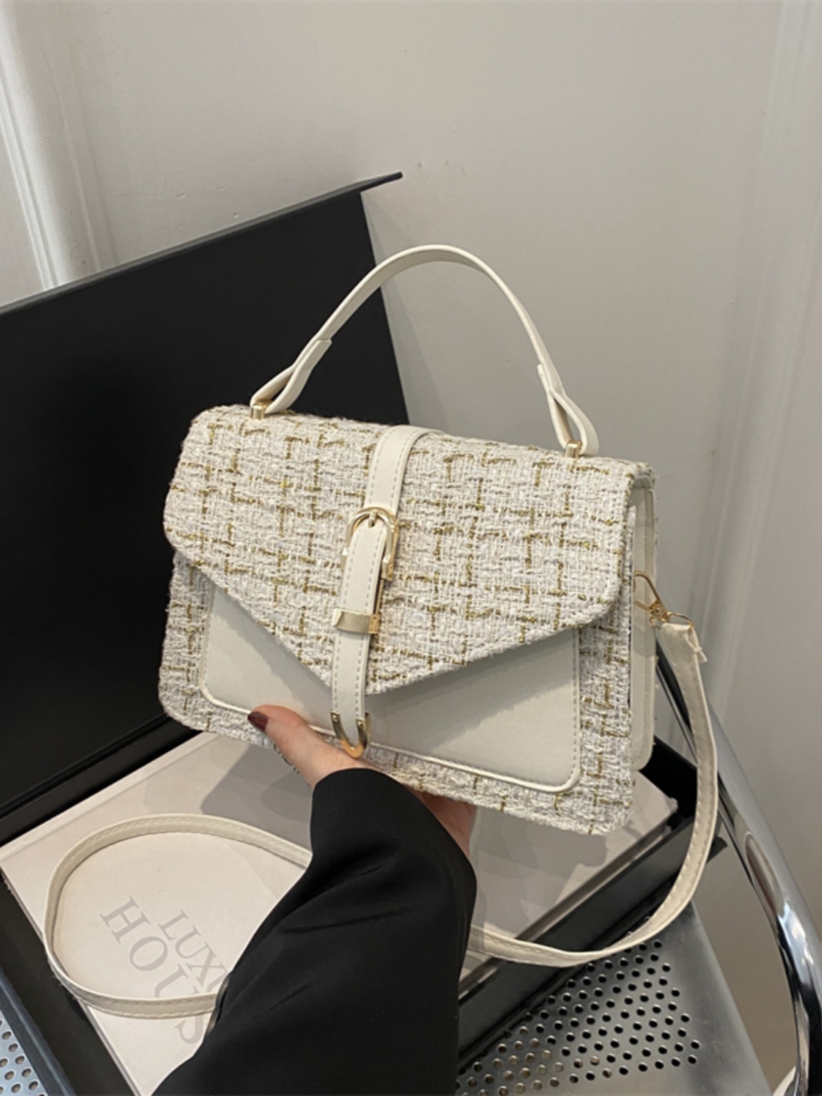 High-End French Arrow Handbag for Women - 2025 Summer Versatile Shoulder & Crossbody Small Bag High-End French Arrow Handbag for Women - 2025 Summer Versatile Shoulder & Crossbody Small Bag