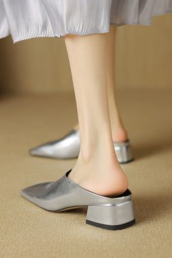 High-End Genuine Leather Open-Toe Half Slippers - Chunky Heels Outdoor Mule Shoes for Effortless Italian Style