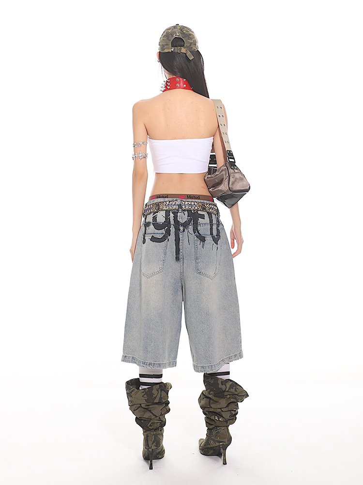 High-End Graffiti Letter Denim Loose Wide-Leg Shorts for Women - Summer 2025 Korean Niche Style High-End Graffiti Letter Denim Loose Wide-Leg Shorts for Women - Summer 2025 Korean Niche Style