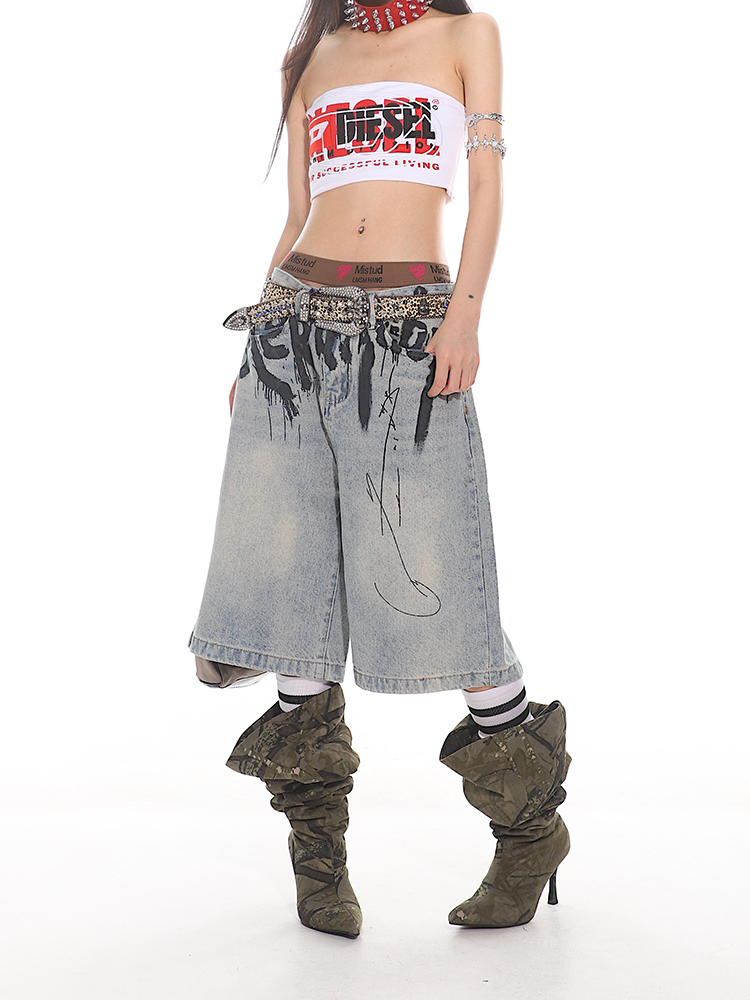 High-End Graffiti Letter Denim Loose Wide-Leg Shorts for Women - Summer 2025 Korean Niche Style High-End Graffiti Letter Denim Loose Wide-Leg Shorts for Women - Summer 2025 Korean Niche Style