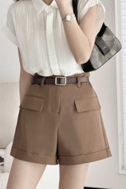 High-End Khaki Shorts with Belt, A-Line Wide-Leg Pants, Casual Loose Fit Shorts with Pockets - Versatile Everyday Style