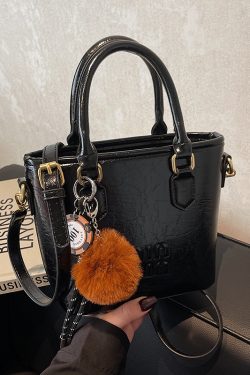 High-End Letter Design Water Bucket Tote Bag for Women - Niche Shoulder Crossbody Bag, 2025 Vegetable Basket Style