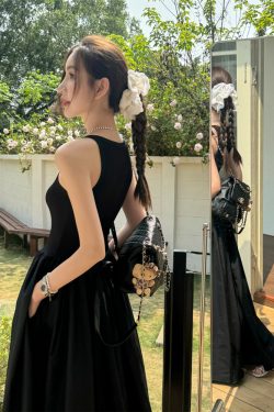 High-End Light Fabric Black Long Vest Dress with Slim Waist - Summer Floor-Length Skirt Fashion