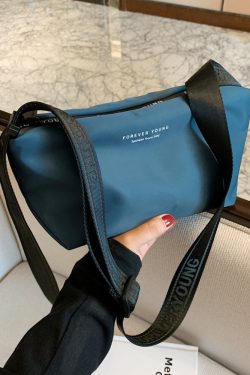 High-End Lightweight Nylon Crossbody Bag for Women - Portable Commuting Travel Style with Wide Strap