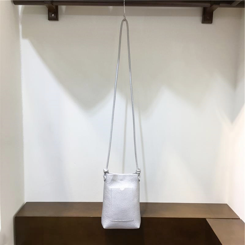 High-End Lychee Pattern Crossbody Phone Bag - Versatile Vertical Small Bag for Spring/Summer 2025 Trend High-End Lychee Pattern Crossbody Phone Bag - Versatile Vertical Small Bag for Spring/Summer 2025 Trend