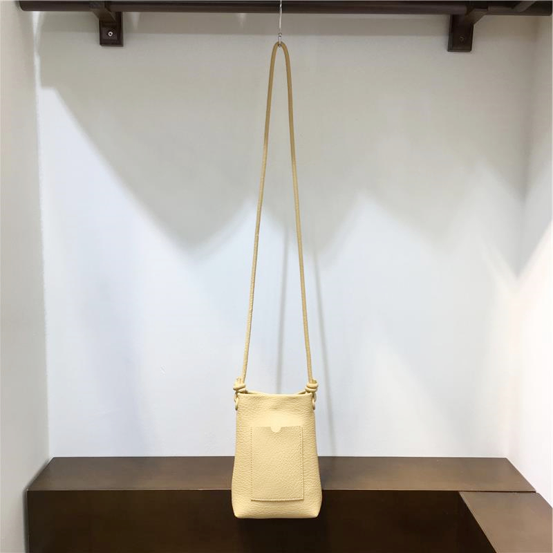 High-End Lychee Pattern Crossbody Phone Bag - Versatile Vertical Small Bag for Spring/Summer 2025 Trend High-End Lychee Pattern Crossbody Phone Bag - Versatile Vertical Small Bag for Spring/Summer 2025 Trend