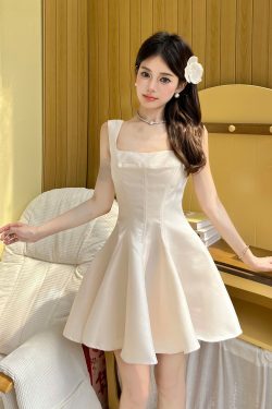 High-End Minimalist Backless Spaghetti Strap Evening Dress with Fishbone Detail | Spring & Autumn Fashion