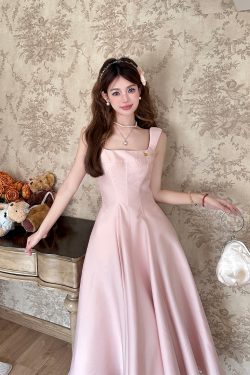 High-End Minimalist Backless Spaghetti Strap Evening Dress with Fishbone Detail | Spring & Autumn Fashion