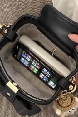 High-End Retro Artistic Bucket Bag for Women - Casual Versatile Shoulder Crossbody Bag for Autumn Winter 2024