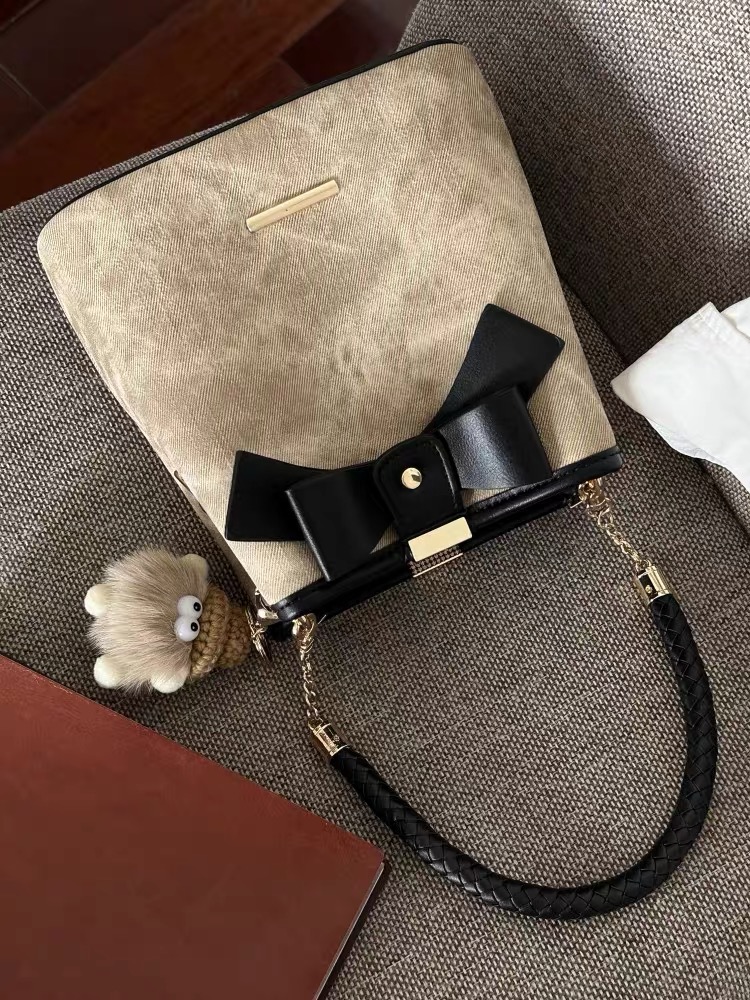 High-End Retro Artistic Bucket Bag for Women - Casual Versatile Shoulder Crossbody Bag for Autumn Winter 2024 High-End Retro Artistic Bucket Bag for Women - Casual Versatile Shoulder Crossbody Bag for Autumn Winter 2024