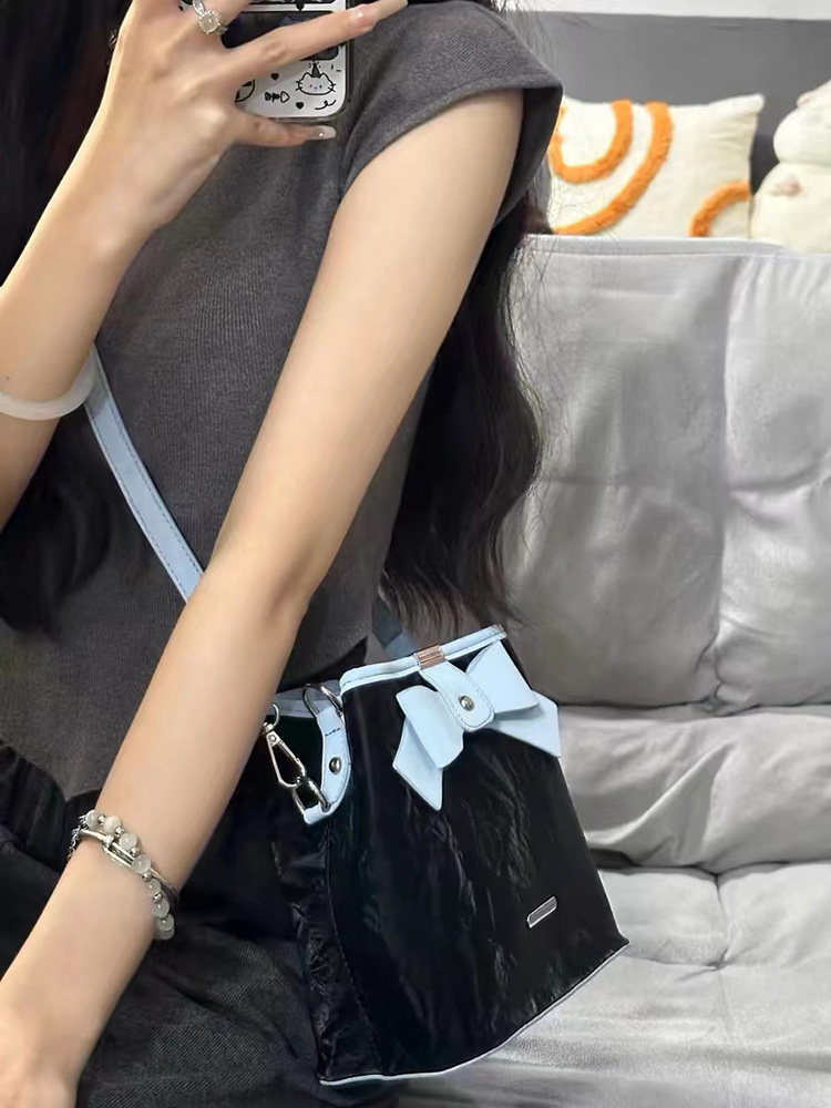 High-End Retro Artistic Bucket Bag for Women - Casual Versatile Shoulder Crossbody Bag for Autumn Winter 2024 High-End Retro Artistic Bucket Bag for Women - Casual Versatile Shoulder Crossbody Bag for Autumn Winter 2024