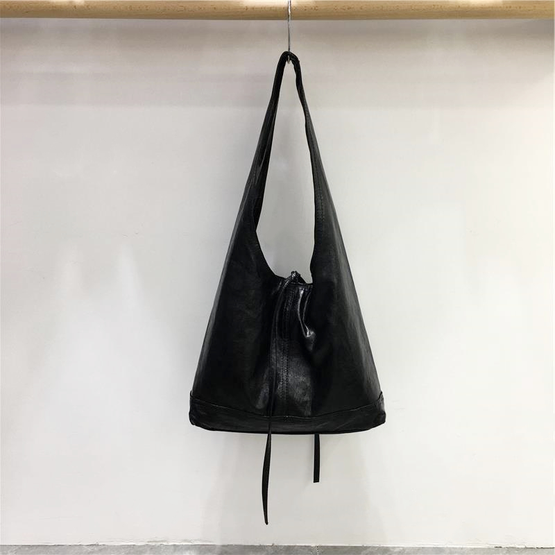 High-End Retro Soft Leather Triangular Tote Bag - Versatile Commuter Shoulder Bag for Work, Korean Style Fashion Accessory High-End Retro Soft Leather Triangular Tote Bag - Versatile Commuter Shoulder Bag for Work, Korean Style Fashion Accessory