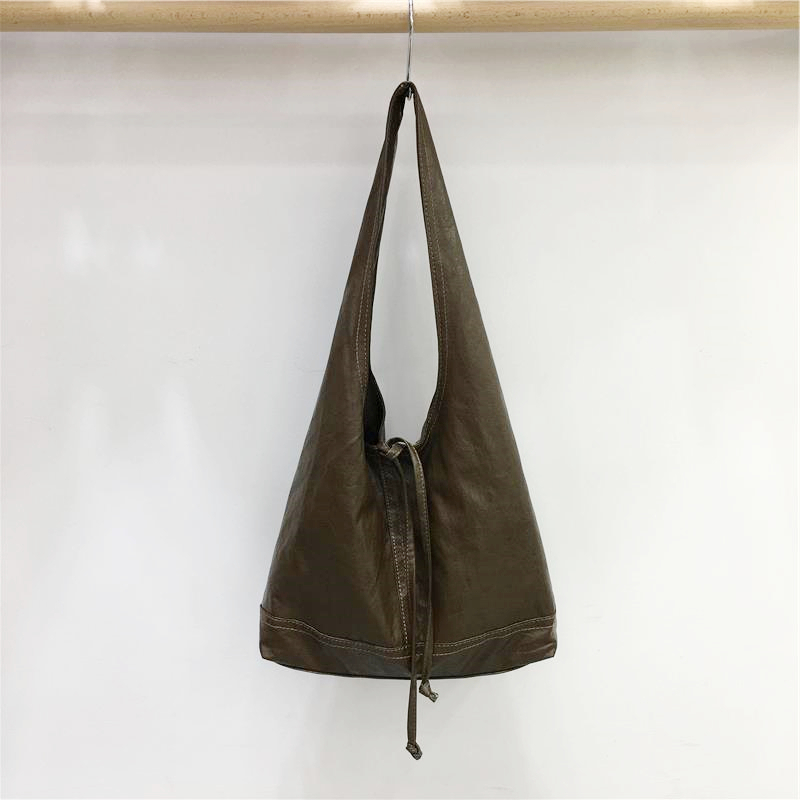 High-End Retro Soft Leather Triangular Tote Bag - Versatile Commuter Shoulder Bag for Work, Korean Style Fashion Accessory High-End Retro Soft Leather Triangular Tote Bag - Versatile Commuter Shoulder Bag for Work, Korean Style Fashion Accessory