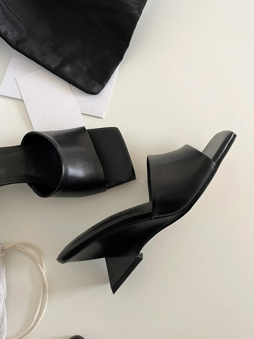 High-End Sheepskin Square-Toe Irregular Heeled Open-Toe Mule Sandals for Women - Stylish Cool Slippers High-End Sheepskin Square-Toe Irregular Heeled Open-Toe Mule Sandals for Women - Stylish Cool Slippers