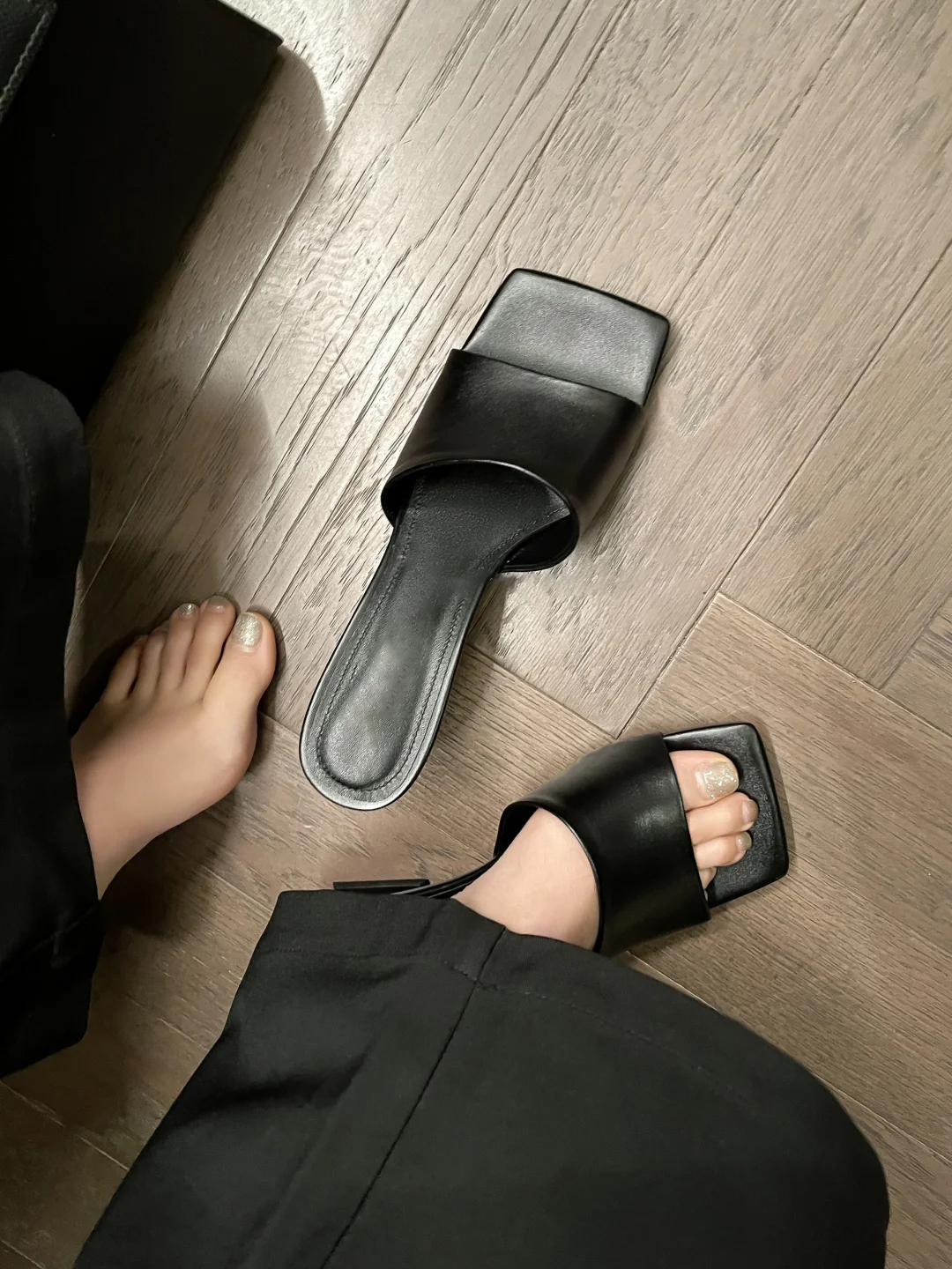 High-End Sheepskin Square-Toe Irregular Heeled Open-Toe Mule Sandals for Women - Stylish Cool Slippers High-End Sheepskin Square-Toe Irregular Heeled Open-Toe Mule Sandals for Women - Stylish Cool Slippers