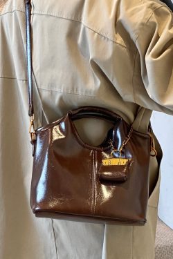 High-End Women's Fashion Handbag - Stylish Versatile Tote Shoulder Crossbody Bag for Autumn/Winter 2025