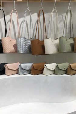 High-End Woven Textured Soft Leather Commuter Shoulder Tote Bag - Versatile Niche Design for Effortless Style