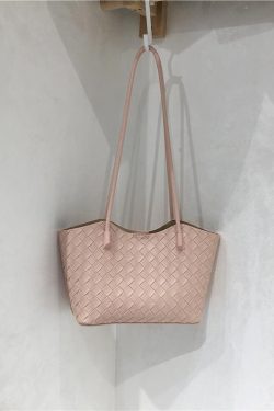 High-End Woven Textured Soft Leather Commuter Shoulder Tote Bag - Versatile Niche Design for Effortless Style
