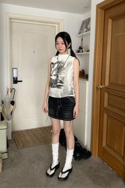 High-Neck Sleeveless Graffiti Tank Top - Trendy Casual Streetwear for Summer, Boho Style, Urban Fashion, 90s Inspired